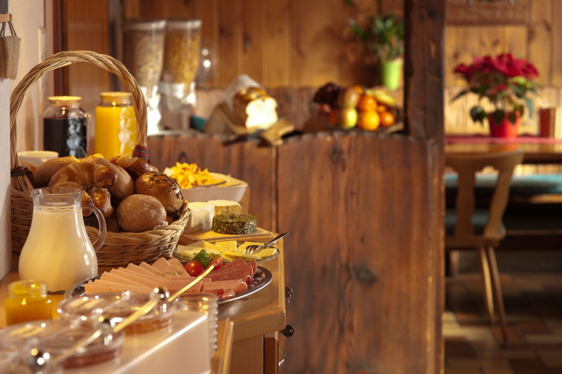 restaurant-VARAGES-min_breakfast-801827